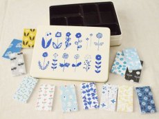 画像1: 図案缶に詰め合わせた、包装紙見本帖 13柄セット《Archive2016-2022》 (1)